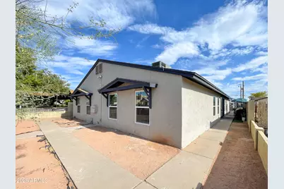 1421 E Fillmore Street #Apt 4, Phoenix, AZ 85006 - Photo 1
