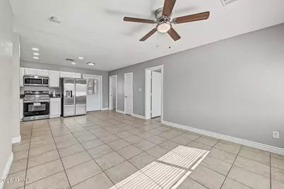 1011 N 61st Drive, Phoenix, AZ 85043 - Photo 8