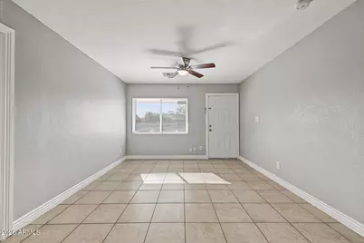 1011 N 61st Drive, Phoenix, AZ 85043 - Photo 6