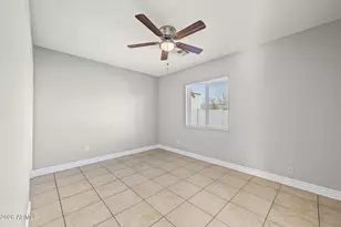 1011 N 61st Dr, Phoenix, AZ 85043 - Photo 18