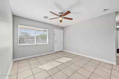 1011 N 61st Drive, Phoenix, AZ 85043 - Photo 4