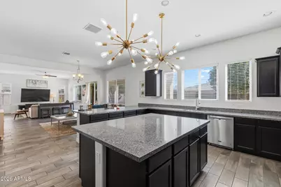 18387 W Paradise Lane, Surprise, AZ 85388 - Photo 10