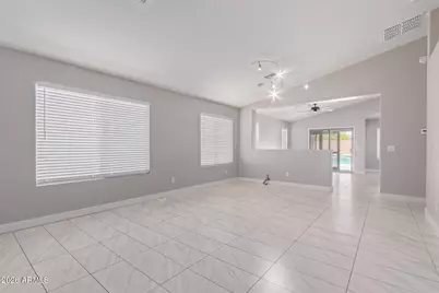 11386 W Lincoln Street, Avondale, AZ 85323 - Photo 8