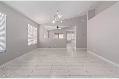 11386 W Lincoln Street, Avondale, AZ 85323 - Photo 10