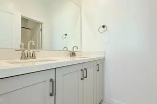 1419 E Town and Country Ln, Phoenix, AZ 85014 - Photo 20