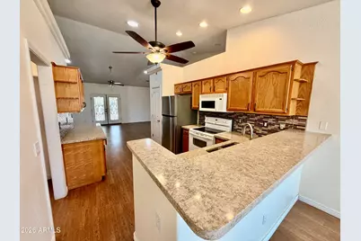 9490 W Wenden Drive, Arizona City, AZ 85123 - Photo 6