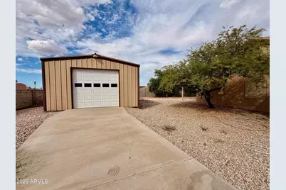 9490 W Wenden Drive, Arizona City, AZ 85123 - Photo 4
