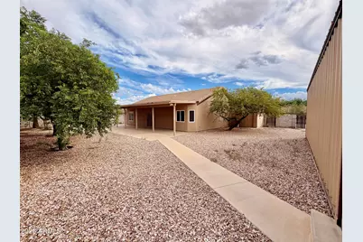 9490 W Wenden Drive, Arizona City, AZ 85123 - Photo 22