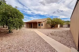 9490 W Wenden Dr, Arizona City, AZ 85123 - Photo 22