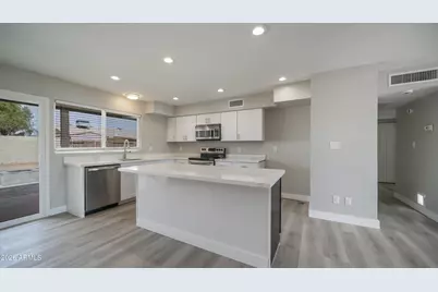 2334 W Portobello Avenue, Mesa, AZ 85202 - Photo 2