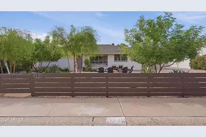 3935 E Whitton Avenue, Phoenix, AZ 85018 - Photo 1