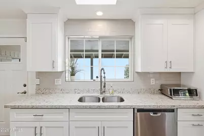 3935 E Whitton Avenue, Phoenix, AZ 85018 - Photo 6