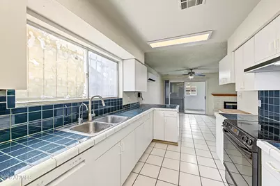 7751 W Mackenzie Drive, Phoenix, AZ 85033 - Photo 4