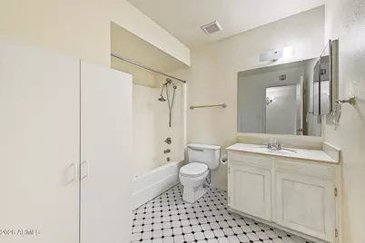 7751 W Mackenzie Drive, Phoenix, AZ 85033 - Photo 30