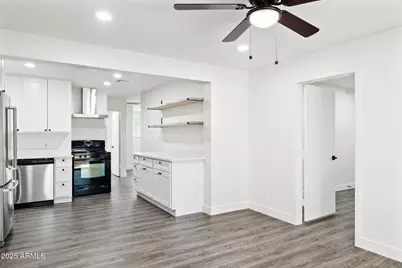 1542 E Turquoise Avenue #Apt 1, Phoenix, AZ 85020 - Photo 10