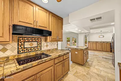 15037 N 8th Way, Phoenix, AZ 85022 - Photo 10