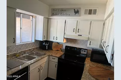 9004 N 53rd Avenue, Glendale, AZ 85302 - Photo 6
