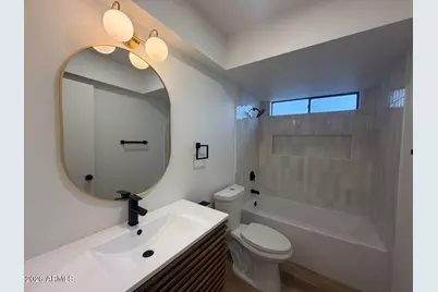 8821 N New World Drive, Glendale, AZ 85302 - Photo 10