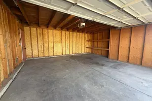 8821 N New World Dr, Glendale, AZ 85302 - Photo 30