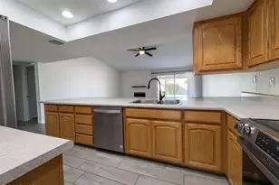 4222 E Winnetka Dr, Phoenix, AZ 85044 - Photo 8