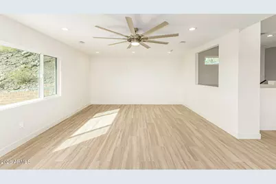 1402 E Las Palmaritas Drive, Phoenix, AZ 85020 - Photo 10
