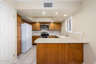 12222 N Paradise Vlg Pkwy S, Phoenix, AZ 85032 - Photo 8