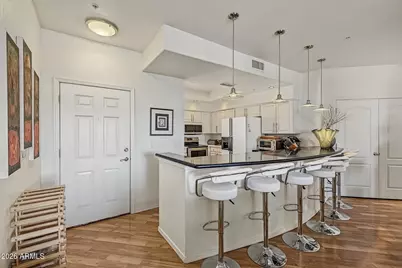 9151 W Greenway Road #226, Peoria, AZ 85381 - Photo 6