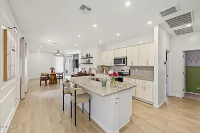 17277 W Daley Lane, Surprise, AZ 85387 - Photo 10