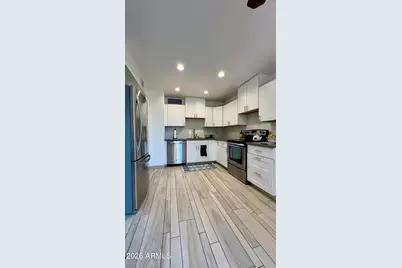 1012 E Highland Avenue, Phoenix, AZ 85014 - Photo 10