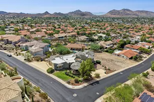 1121 E Country Gables Dr, Phoenix, AZ 85022 - Photo 74