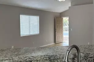 3926 E Graythorn St, Phoenix, AZ 85044 - Photo 4