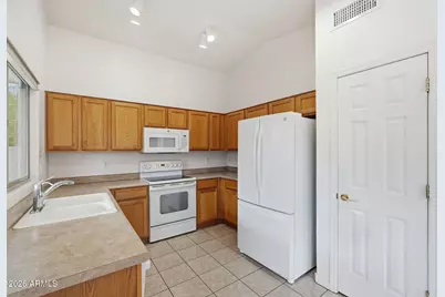 3043 E Peach Tree Drive, Chandler, AZ 85249 - Photo 10