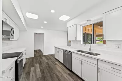 10927 W Peoria Avenue, Sun City, AZ 85351 - Photo 18