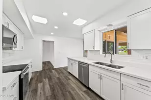 10927 W Peoria Ave, Sun City, AZ 85351 - Photo 18