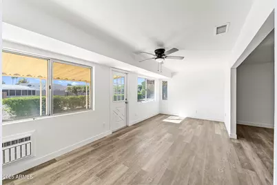10927 W Peoria Avenue, Sun City, AZ 85351 - Photo 12