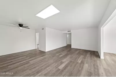 10927 W Peoria Avenue, Sun City, AZ 85351 - Photo 14