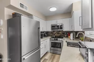 4610 N 68th St, Scottsdale, AZ 85251 - Photo 2