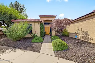 11402 N 44th Ct, Phoenix, AZ 85028 - Photo 1