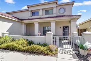 8817 S 13th Way, Phoenix, AZ 85042 - Photo 1