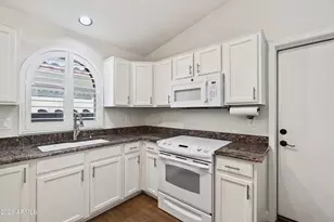 613 E Devon Dr, Gilbert, AZ 85296 - Photo 12