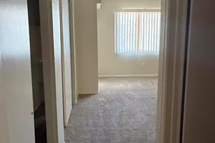 860 N McQueen Rd, Chandler, AZ 85225 - Photo 6