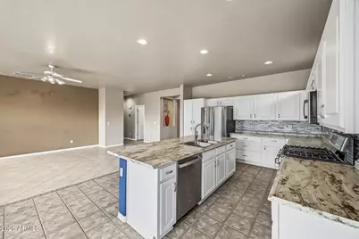 11013 W Utopia Road, Peoria, AZ 85373 - Photo 12