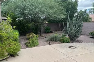 4419 E Robin Ln, Phoenix, AZ 85050 - Photo 12