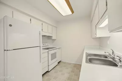 13414 N Hawthorn Drive, Sun City, AZ 85351 - Photo 8