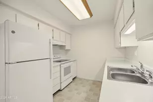 13414 N Hawthorn Dr, Sun City, AZ 85351 - Photo 8