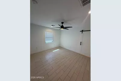 330 E Whitton Avenue, Phoenix, AZ 85012 - Photo 8