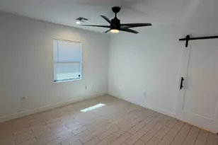 330 E Whitton Ave, Phoenix, AZ 85012 - Photo 8