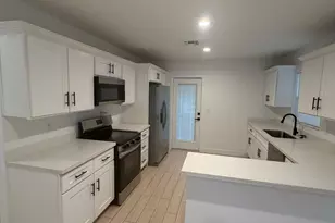 330 E Whitton Ave, Phoenix, AZ 85012 - Photo 2