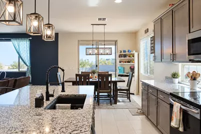 18496 W Williams Road, Surprise, AZ 85387 - Photo 12