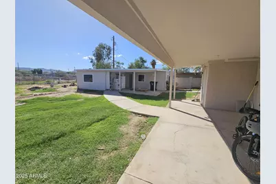 819 E Apollo Road, Phoenix, AZ 85042 - Photo 14